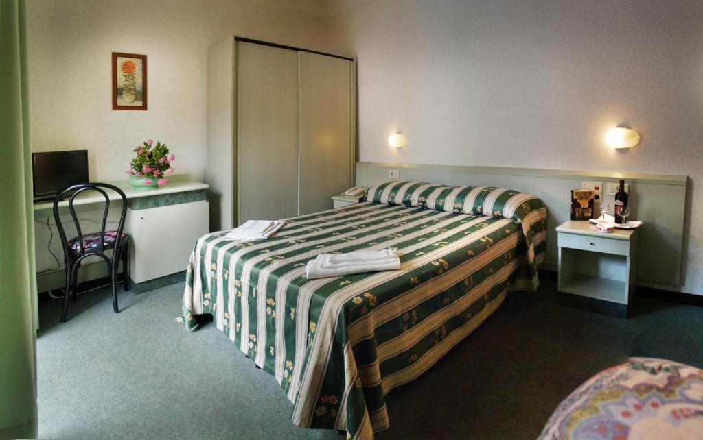 Hotel Aurora カスティリオーネ・デッラ・ペスカーイア 部屋 写真